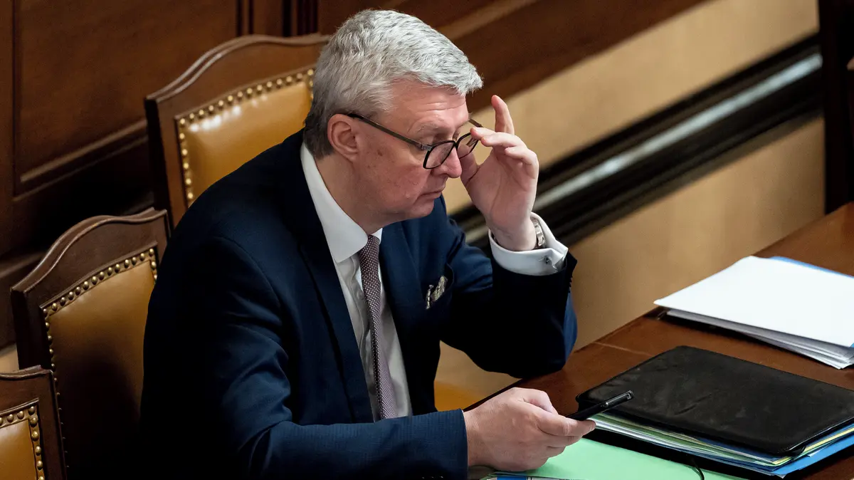 Poiché l’Intelligenza Artificiale trasforma l’economia globale, è imperativo che i governi creino meccanismi di supporto simili a quelli delle energie rinnovabili